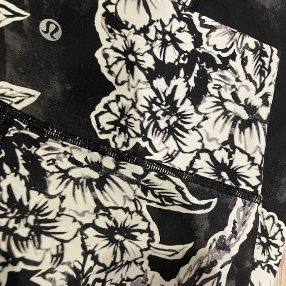 lululemon athletica Black and White Floral Leggings - Picture 10 of 12